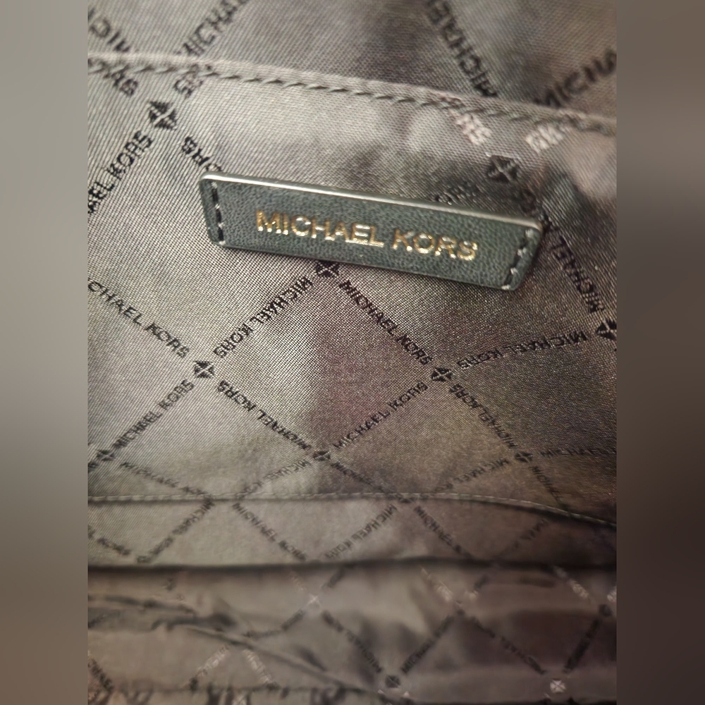 Michael Kors WHITNEY Mdm New With Tags. Stunning Bag! - Picture 13 of 16
